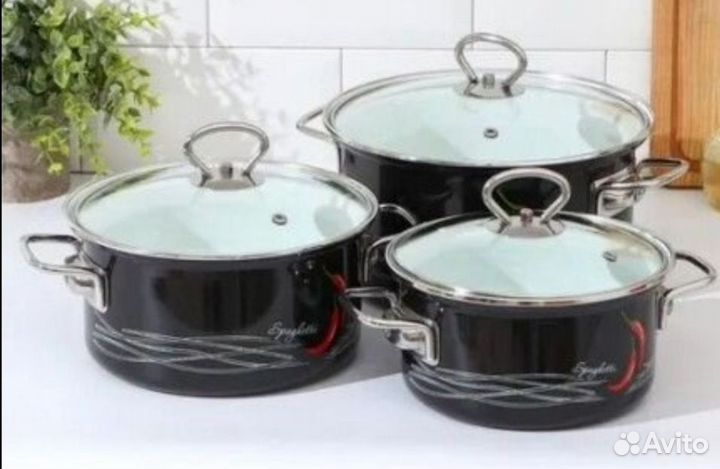 Набор эмалированных кастрюль новый