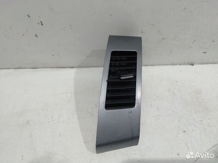 Дефлектор воздушный правый Outlander 2