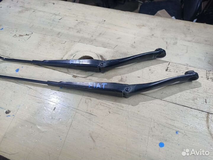 Поводок дворника Fiat Linea/Фиат Линеа