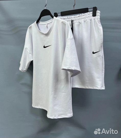 Футболка и шорты Nike