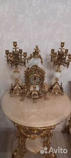 Часы с канделябрами