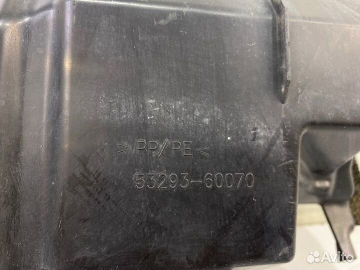 Дефлектор радиатора правый Toyota Land Cruiser 200