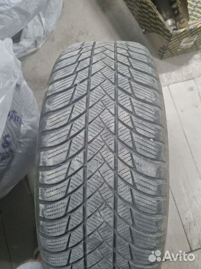 Bridgestone Blizzak LM-001 225/60 R17 99H