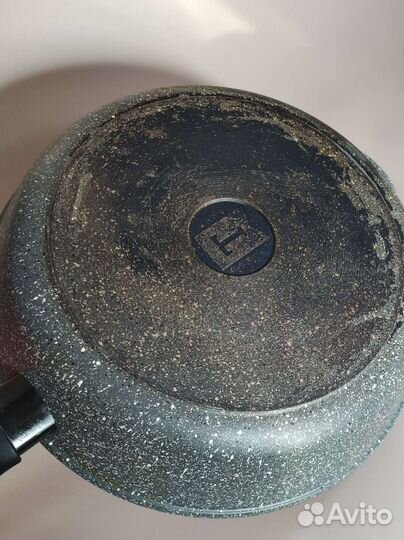 Сковорода литая 28