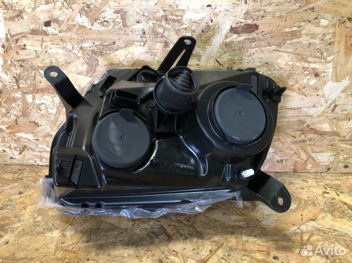 Фара правая Renault Duster новая оригинал