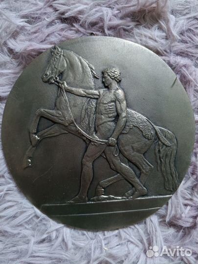 Барельеф медаль СССР