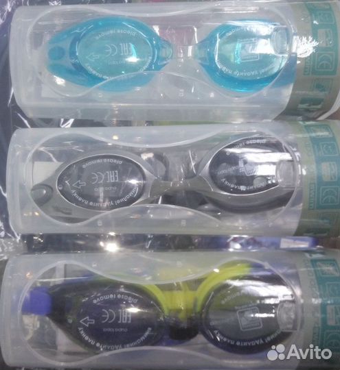 Шапочка и очки для плавания