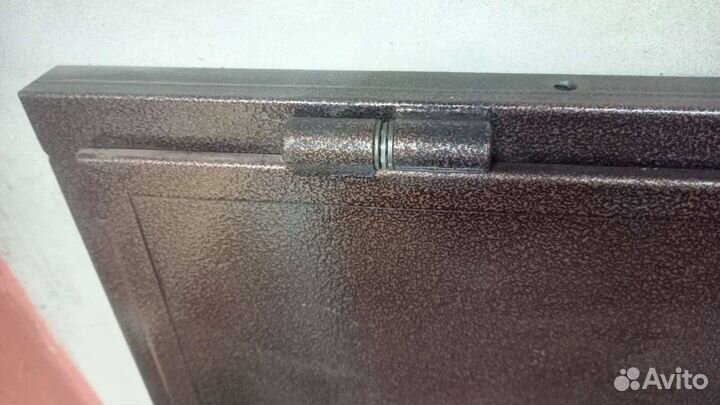 Дверь металлическая холодная, калитка