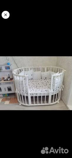 Детская кровать для новорожденных с маятником