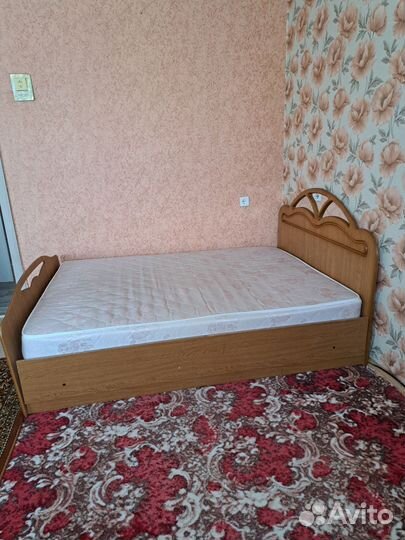 Кровать двухспальная 140 200 бу