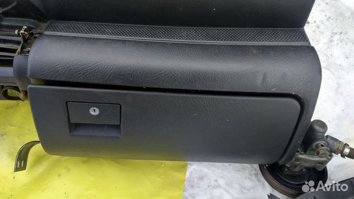 Бардачок Audi Ауди A6C4 45 кузов