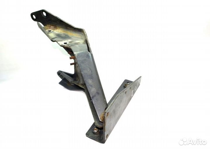 Кронштейн переднего бампера, левый renault trucks