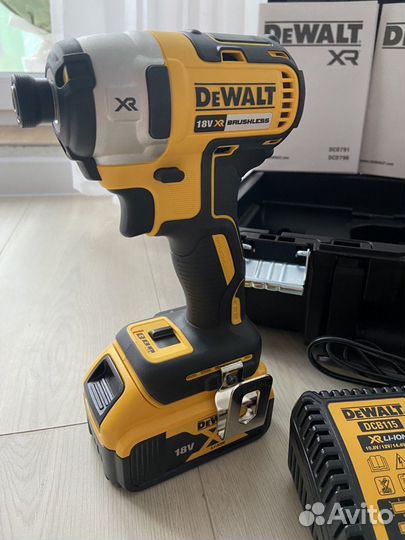 Dewalt набор шуруповёрто DCK266P2T DCF887 + DCD796