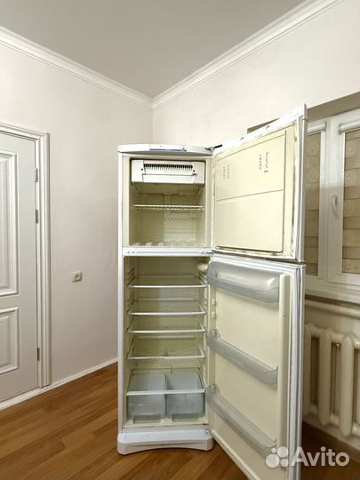 Холодильник «indesit» в хорошем состоянии бу