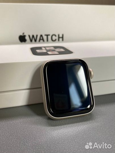 Смарт-часы Apple Watch SE 2022 40mm Starlight