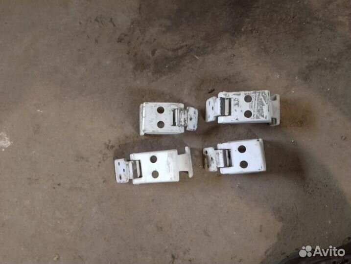 Петли от задних дверей Mersedes Benz Sprinter