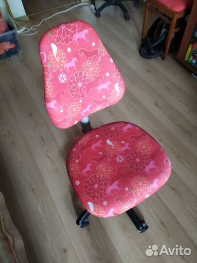 Кресло на роликах