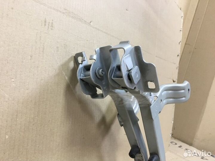 Петли багажника Renault Logan 1