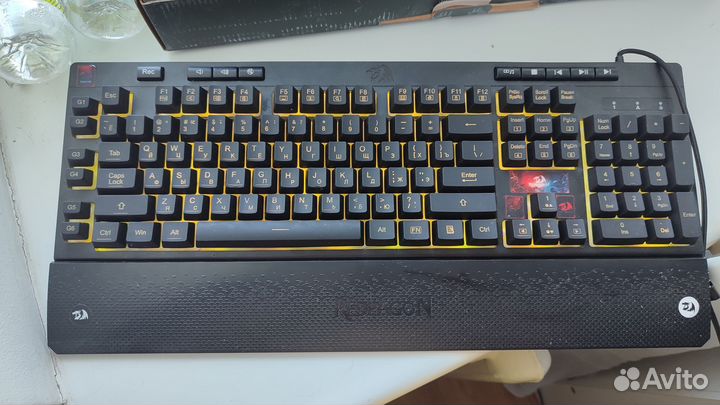 Мембранная бюджетная клавиатура Redragon Shiva