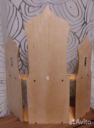 Полочка для икон угловая