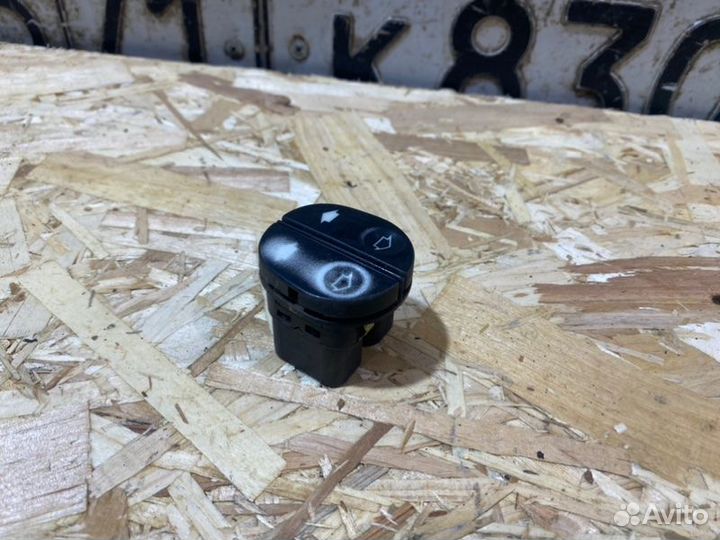 Блок управления стеклоподъемниками Ford Fiesta 5