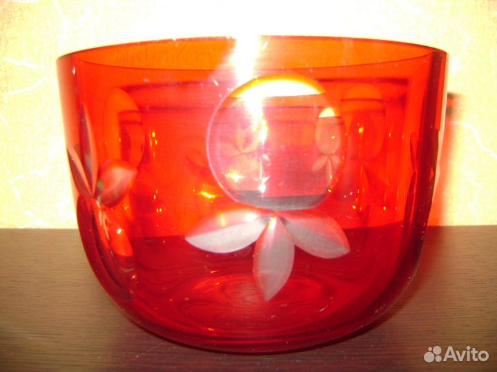 Хрусталь вазы. Конфетница красное стекло