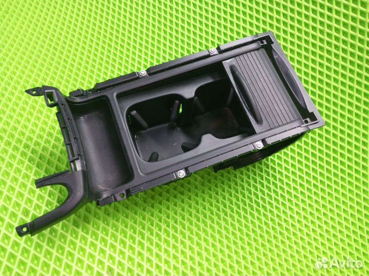 Подстаканник центральной консоли Honda Civic 4D 8