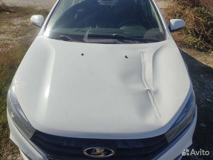 Капот на LADA vesta