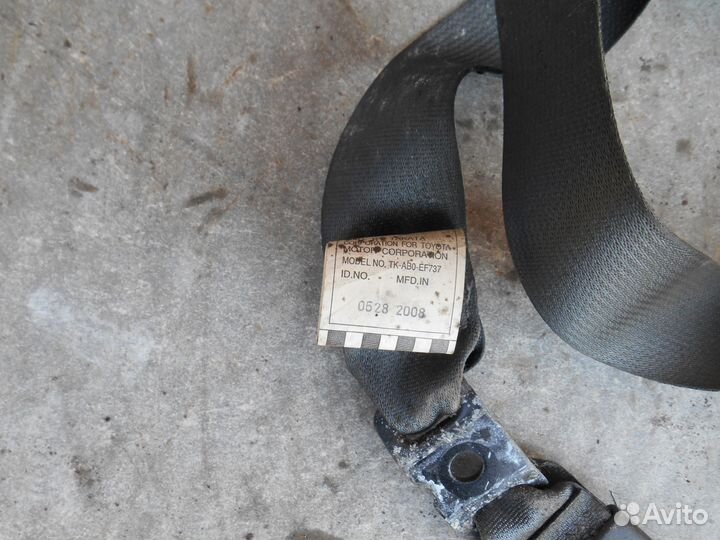 Задний ремень безопасности Toyota Corolla E15 E150