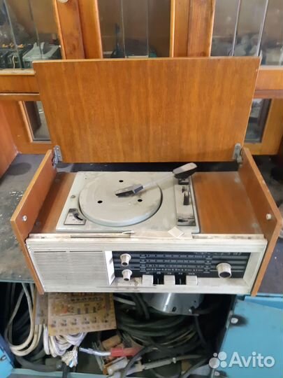 Проигрыватель винила рекорд 68.2