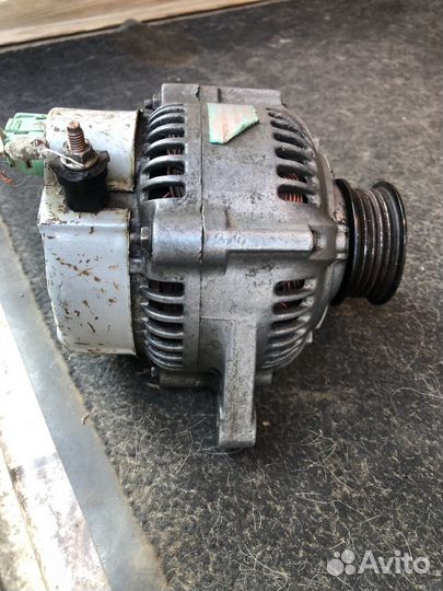 Генератор б/у тойота