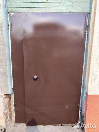 Дверь на карман (кладовку)