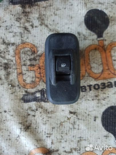 Кнопка стеклоподъемника Chevrolet Trailblazer