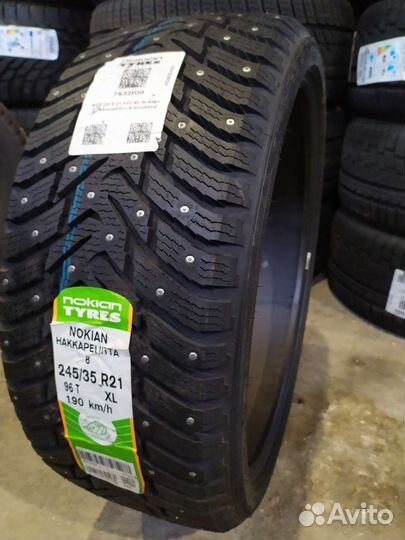 Nokian Tyres Hakkapeliitta 8 245/35 R21 96T