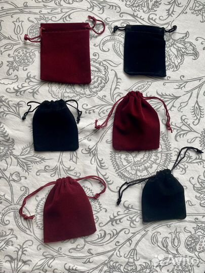 Подставки и мешочки для украшений