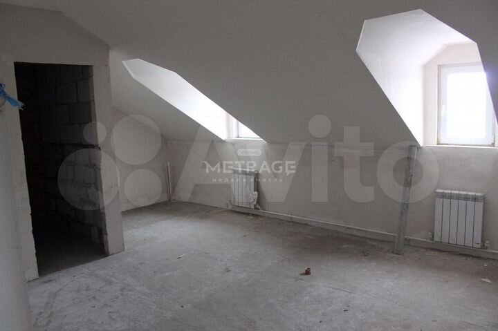 Коттедж 775,4 м² на участке 8,3 сот.