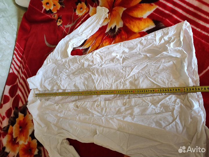 Белый медицинский халат