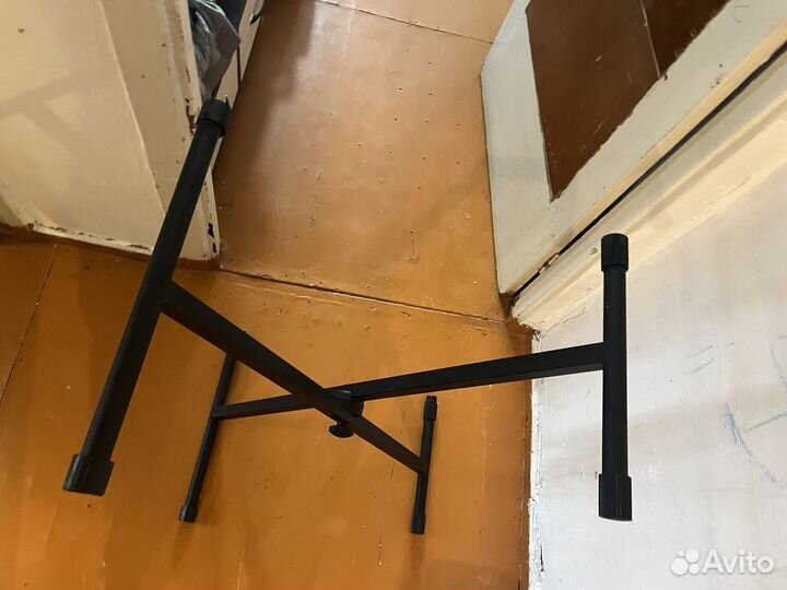 Стойка для синтезатора