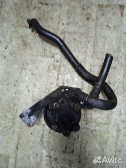 Насос гидроусилителя Ниссан Примера P11