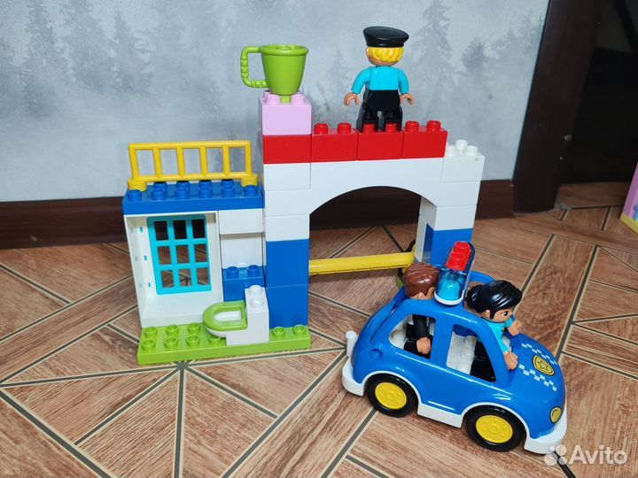 Lego duplo полицейский участок