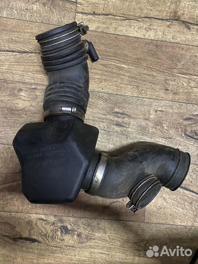 Резонатор воздушного фильтра Toyota Hilux Surf