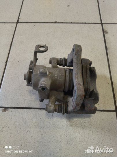 Суппорт тормозной задний правый Peugeot 407