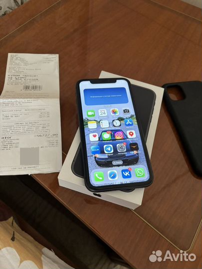 iPhone 11, 64 ГБ