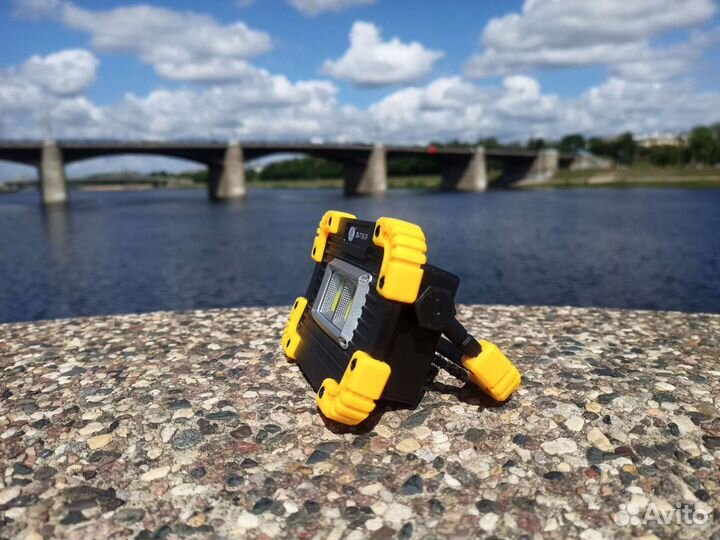 Светодиодный прожектор