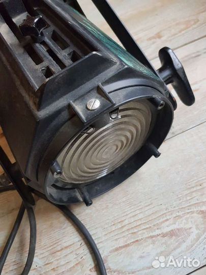 Прожектор Strand quartet f