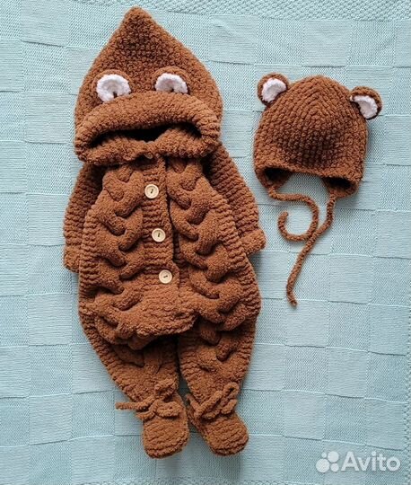 Комплект на выписку вязанный