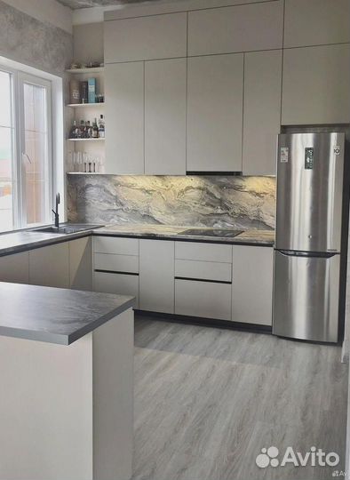 Индивидуальный дизайнерский кухонный гарнитур под