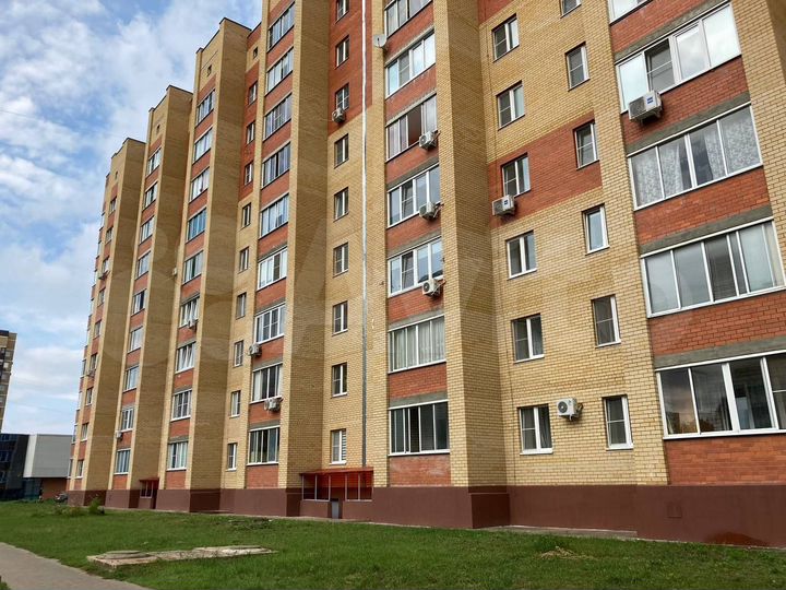 2-к. квартира, 65,1 м², 1/9 эт.