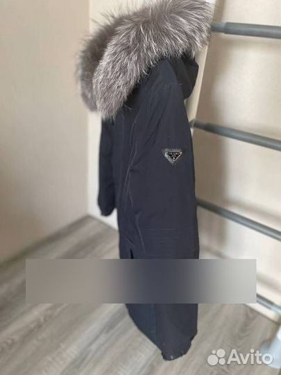 Пуховик женский Prada