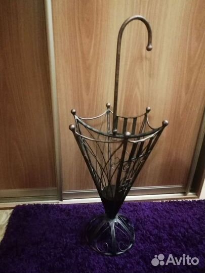 Зонтница подставка для зонтов кованая в интерьер